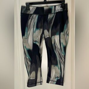 Fila Black and Teal Abstract Leggings Capri Length Size S